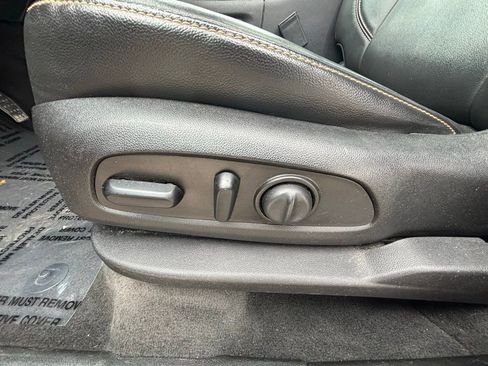 Used 2019 Chevrolet Traverse LT w/ LT Premium Package image 13