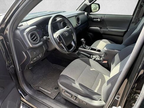 Used 2021 Toyota Tacoma TRD Sport w/ Technology Package image 9