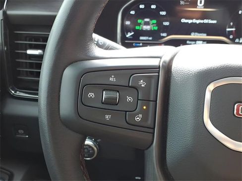 Used 2024 GMC Sierra 2500 AT4X image 33
