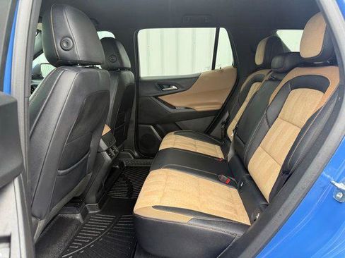 Used 2025 Chevrolet Equinox ACTIV w/ Safety and Technology Package FWD image 5