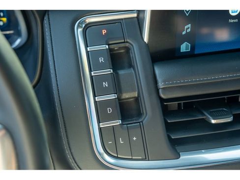 Used 2023 Chevrolet Suburban Z71 AWD/4WD image 29