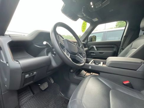 Used 2024 Land Rover Defender 110 X-Dynamic SE AWD/4WD image 11
