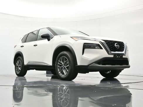 Certified 2023 Nissan Rogue S image 38