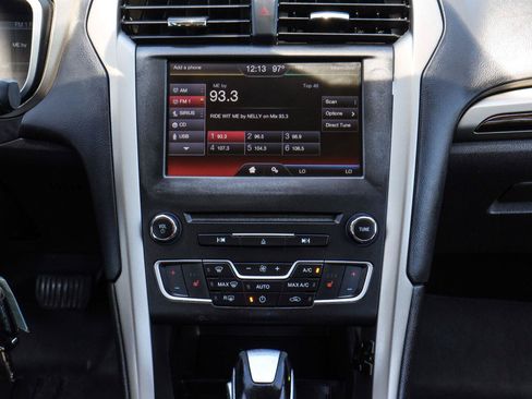 Used 2016 Ford Fusion SE w/ Equipment Group 202A FWD image 25