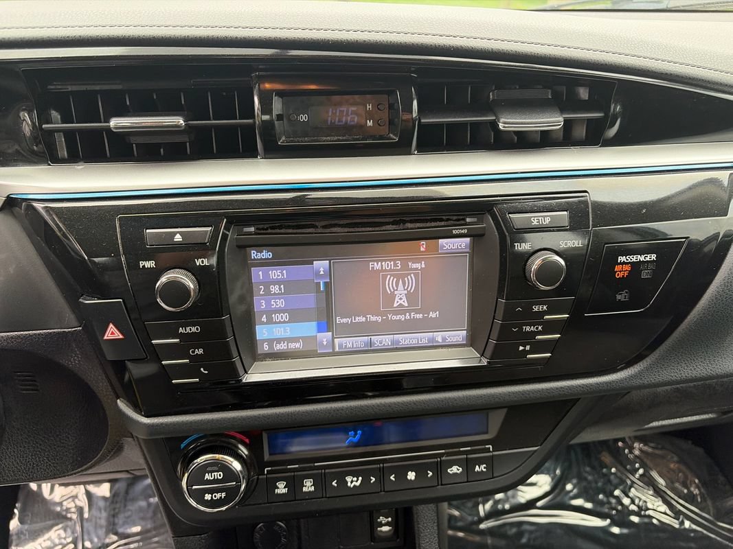 Used 2015 Toyota Corolla S FWD image 22