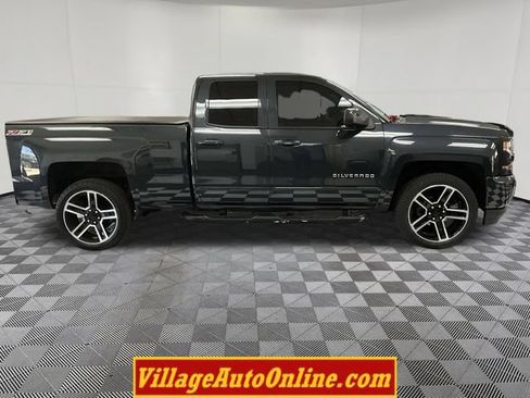 Used 2017 Chevrolet Silverado 1500 LT w/ LPO, Black Pack AWD/4WD image 15