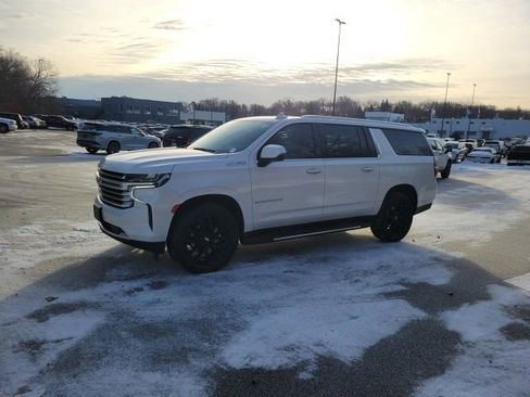 Used 2023 Chevrolet Suburban High Country image 50