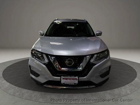 Used 2017 Nissan Rogue SV w/ SV Premium Package image 10