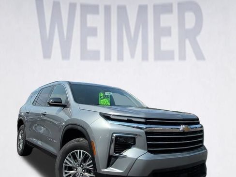 Used 2026 Chevrolet Traverse LT AWD/4WD image 9