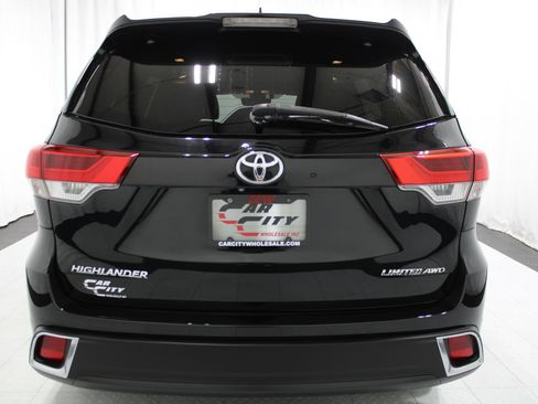 Used 2018 Toyota Highlander Limited Platinum AWD/4WD image 7