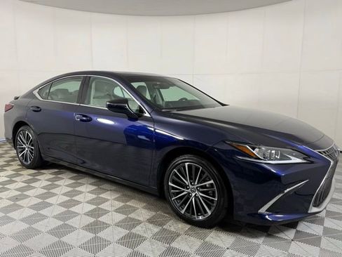 Used 2025 Lexus ES 300h w/ Premium Package image 8