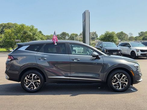 Used 2023 Kia Sportage EX AWD/4WD image 3