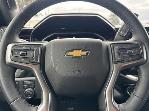Used 2025 Chevrolet Silverado 1500 LT image 34