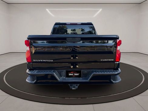 Used 2019 Chevrolet Silverado 1500 Custom w/ Custom Value Package RWD image 4