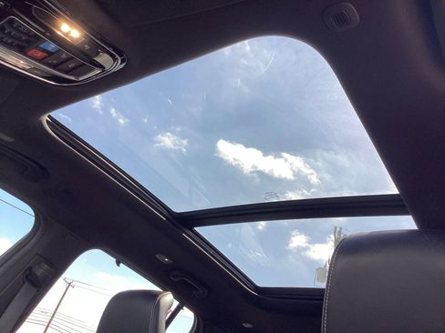 Used 2023 Jeep Grand Cherokee Overland w/ Advanced Protech Group III image 5