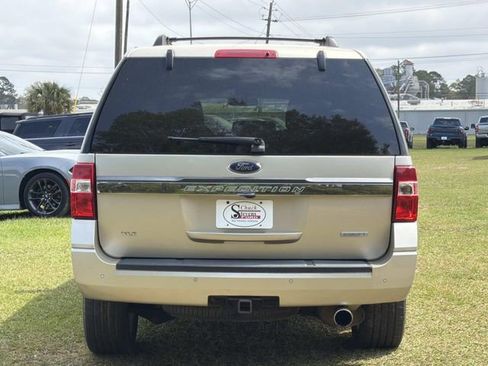 Used 2017 Ford Expedition XLT image 6