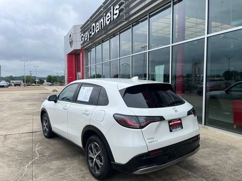 Used 2024 Honda HR-V EX-L image 2