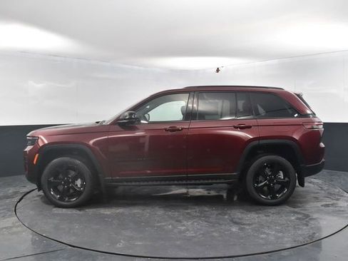 New 2025 Jeep Grand Cherokee Limited w/ Black Appearance Package image 5