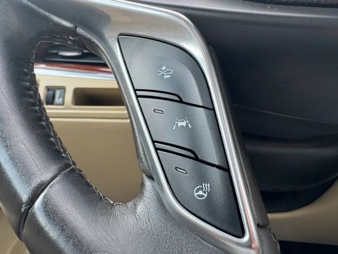 Used 2017 Cadillac XT5 Luxury w/ Driver Awareness Package FWD image 17