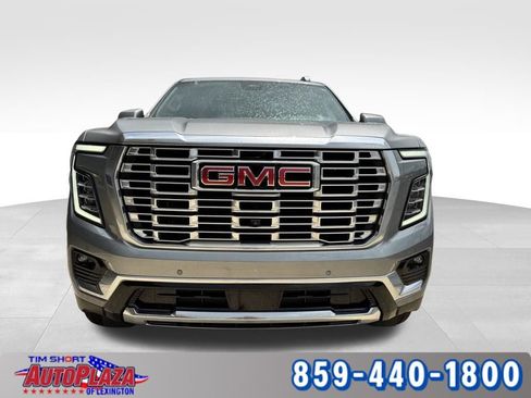 Used 2025 GMC Yukon XL Denali AWD/4WD image 7