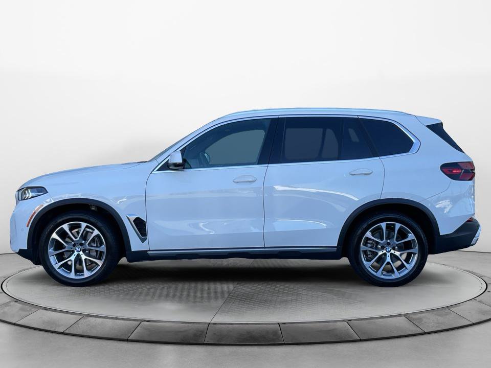 Used 2024 BMW X5 xDrive40i w/ Parking Assistance Package AWD/4WD image 4