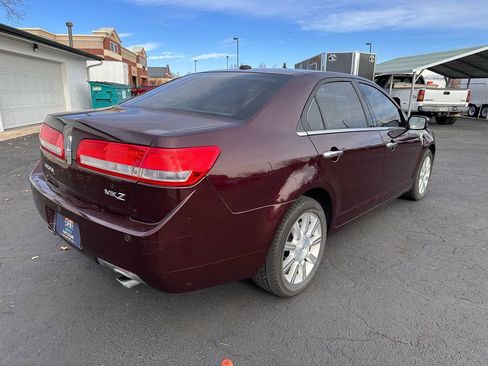 Used 2011 Lincoln MKZ image 3