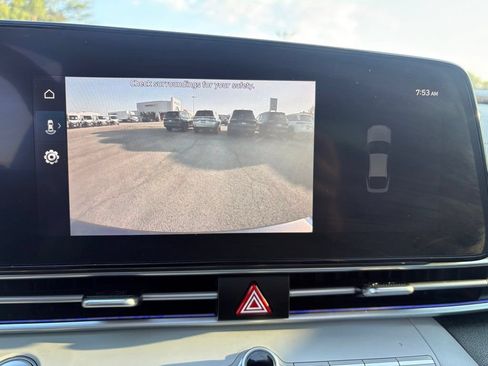 Used 2023 Hyundai Elantra Limited FWD image 22