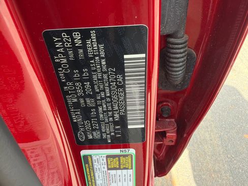 Certified 2025 Hyundai Elantra Sport FWD image 34