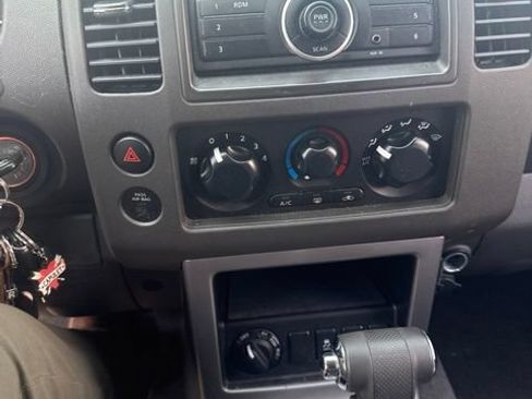 Used 2012 Nissan Pathfinder S AWD/4WD image 12