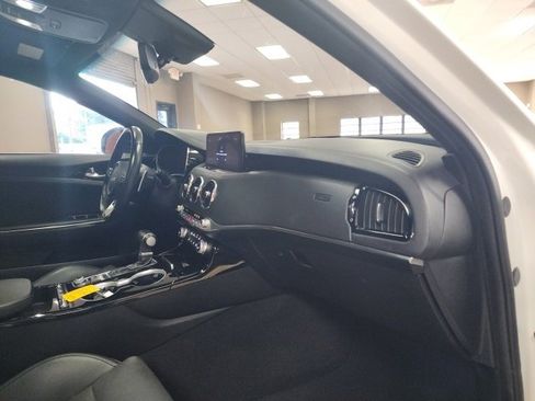 Used 2022 Kia Stinger GT-Line image 27