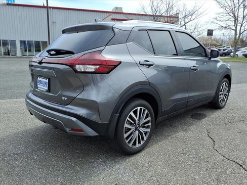 Used 2024 Nissan Kicks SV FWD image 4