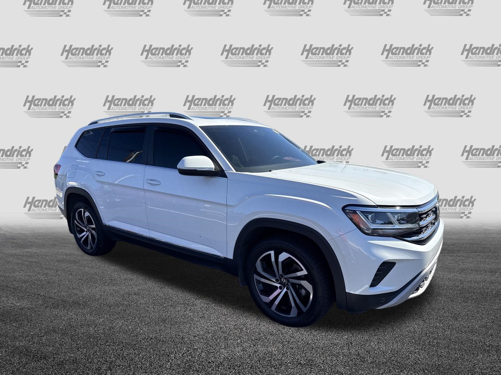 Used 2023 Volkswagen Atlas SEL AWD/4WD image 2