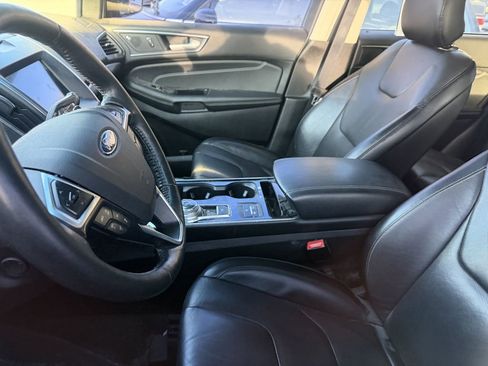 Used 2019 Ford Edge Titanium w/ Equipment Group 301A image 3