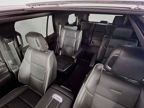 Used 2023 Cadillac Escalade Premium Luxury image 22