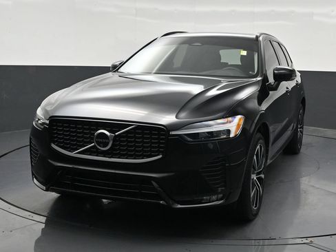 Used 2024 Volvo XC60 B5 Plus AWD/4WD image 9