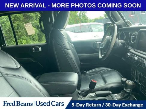 Used 2022 Jeep Wrangler Unlimited Sahara w/ Cold Weather Group AWD/4WD image 9