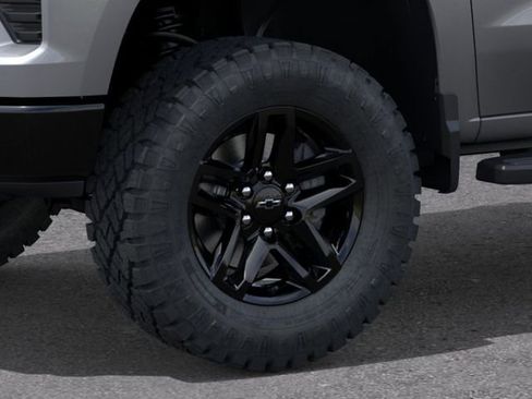 New 2026 Chevrolet Silverado 1500 Custom Trail Boss w/ LPO, Dark Essentials Package AWD/4WD image 9