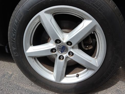 Used 2019 Ford Explorer XLT w/ Equipment Group 202A FWD image 15