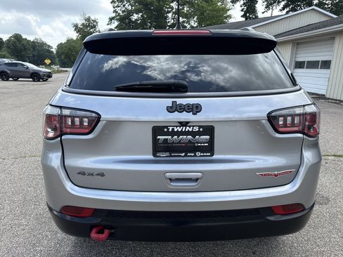Used 2020 Jeep Compass Trailhawk AWD/4WD image 4