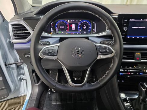 Used 2025 Volkswagen Taos SEL image 15