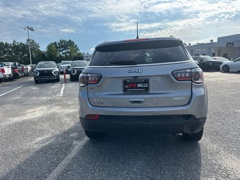 Used 2022 Jeep Compass Latitude w/ Convenience Group AWD/4WD image 4