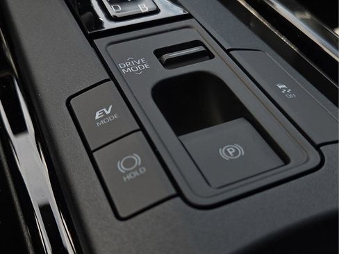 New 2026 Toyota Prius XLE FWD image 22