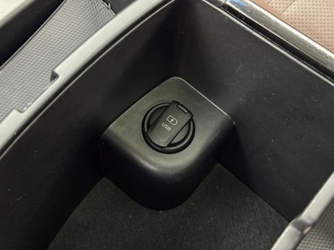 Used 2019 Kia Sorento SX w/ SX Touring Package image 30