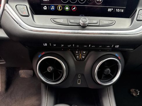 Used 2023 Chevrolet Blazer LT FWD image 24