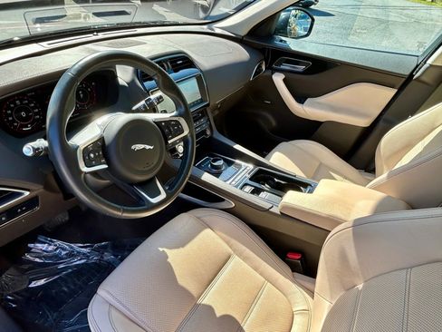 Used 2020 Jaguar F-PACE Prestige image 2