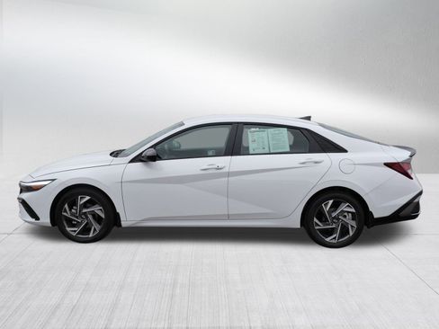 Certified 2025 Hyundai Elantra Sport image 4