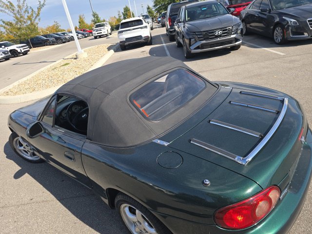 Used 2001 MAZDA MX-5 Miata RWD image 4