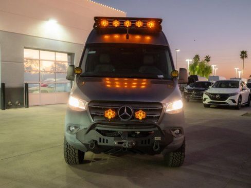 Used 2021 Mercedes-Benz Sprinter 2500 image 2