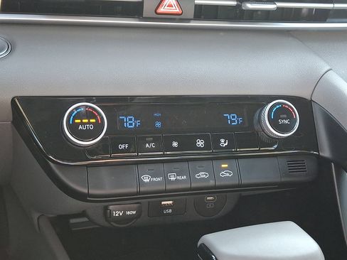 Certified 2025 Hyundai Elantra Sport image 15