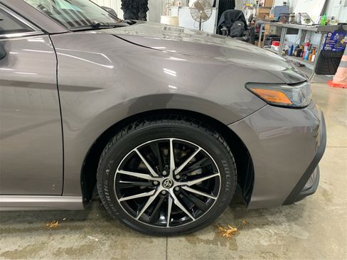 Used 2023 Toyota Camry SE image 22